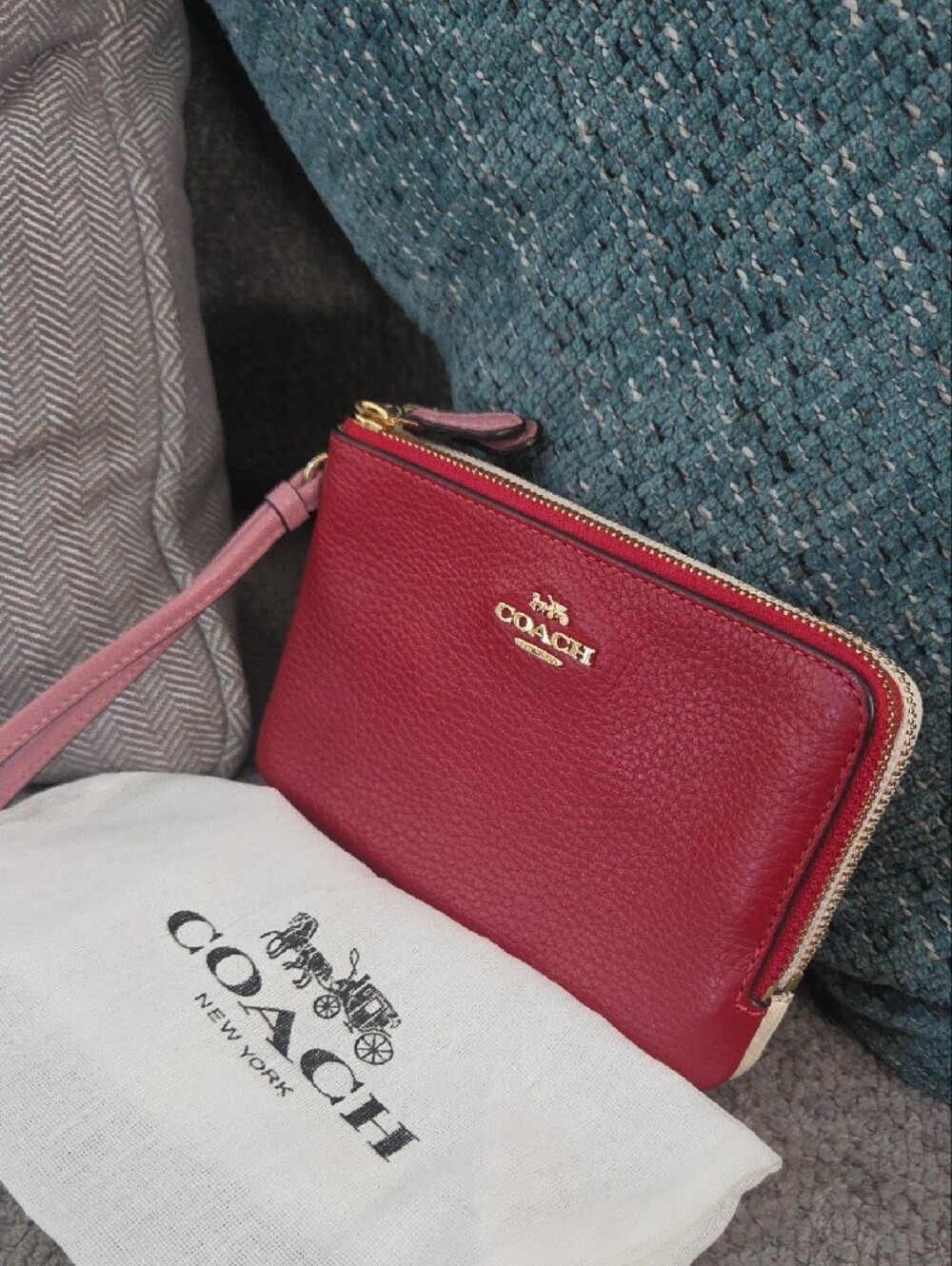 COACH Red Pebbled Leather Wristlet with Pink Strap 💗❤️ RARE